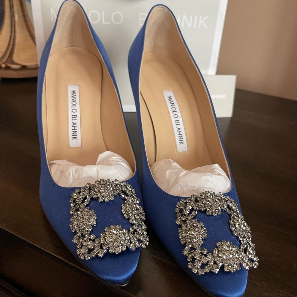 Authentic Manolo Blahnik Hangisi 90 mm Royal Satin Blue Pumps Heels 38